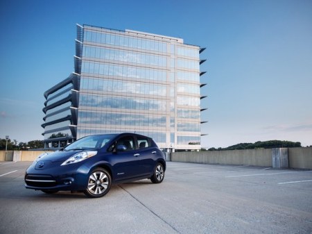 2016_nissan_leaf_ta